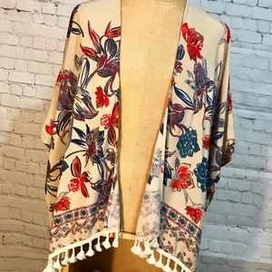 Fashionazzle floral shawl/cape/kimono/beach cover up with fringe. Women’s L/XL.